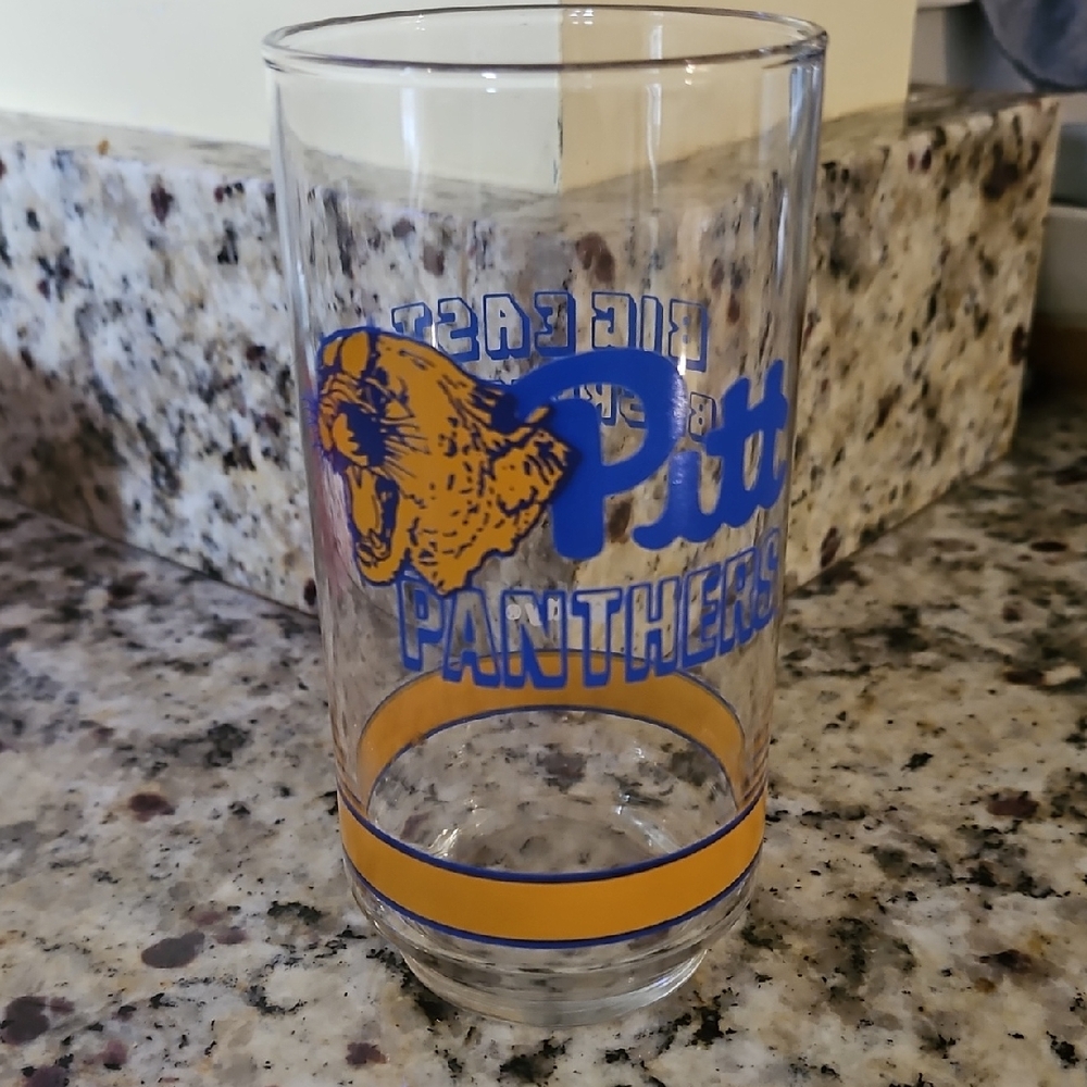 Pitt Panthers Vintage Tall Drinking Glass - Big East Basketball Collectors Item